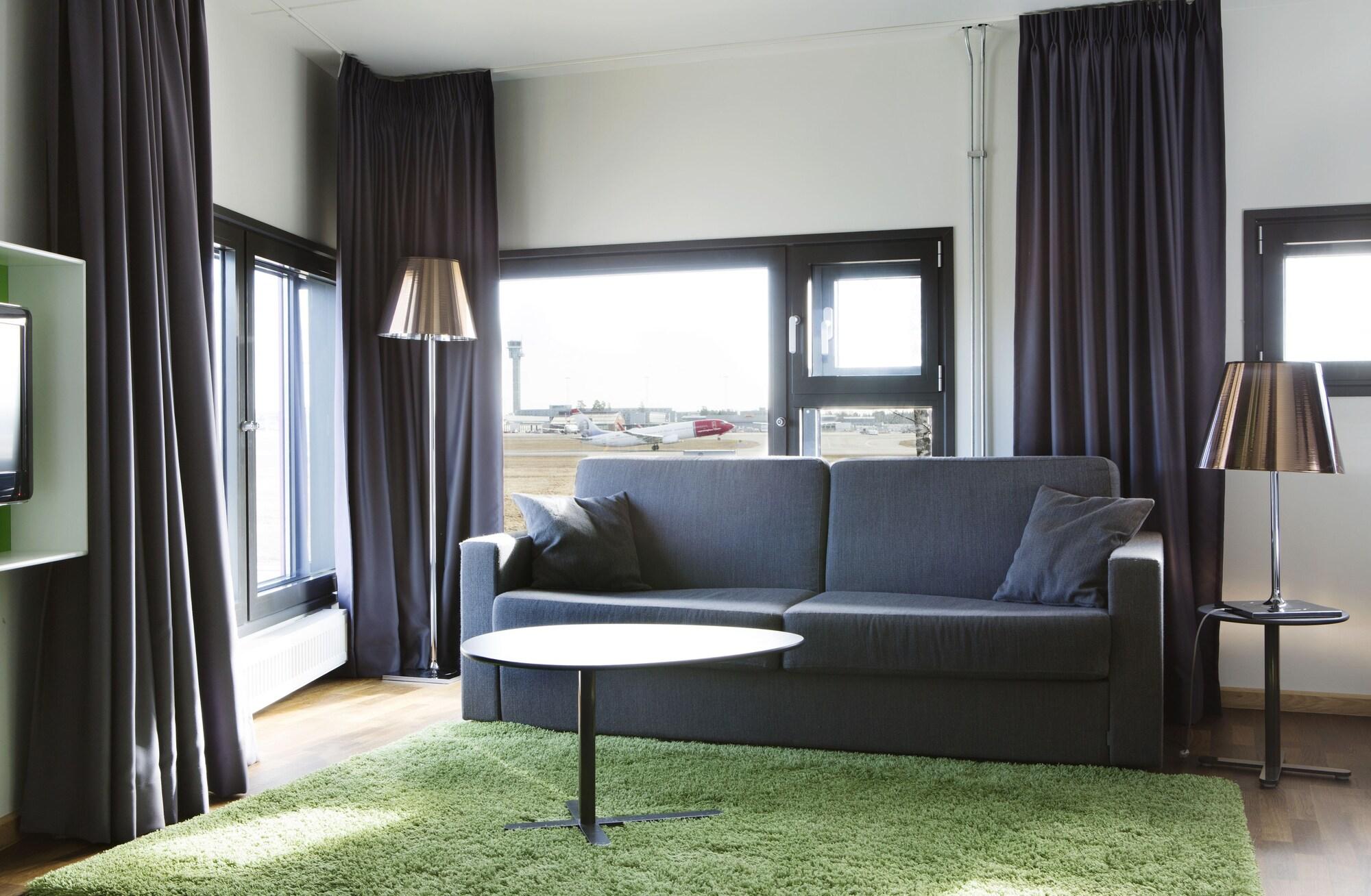 Comfort Runway Hotel 4*
